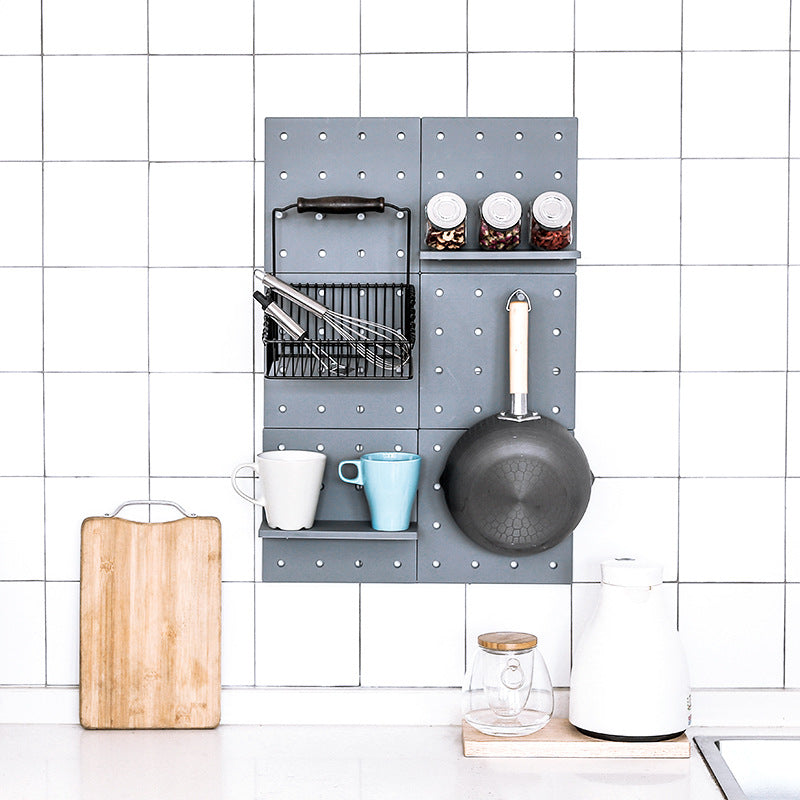 Tablero perforado de plástico para almacenamiento en pared en sala de estar y cocina